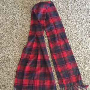 American Eagle scarf